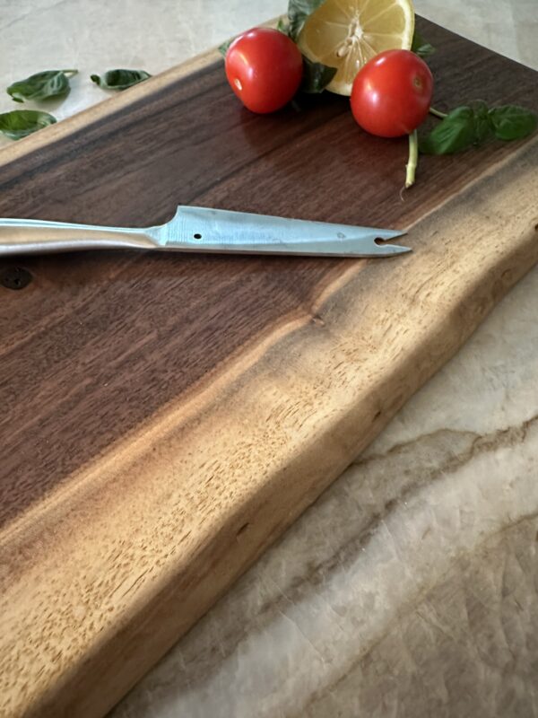 Walnut Board with handle #1 - Image 3